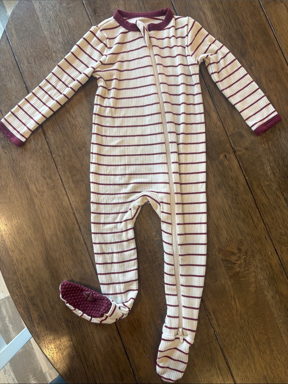 Kyte BABY Bamboo Cream and Burgundy Striped Footie. Size: 6-12 mos. Like New.